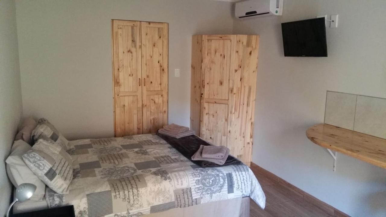Babbling Brook B&B Closes At Half Past Eight Empangeni Exterior photo
